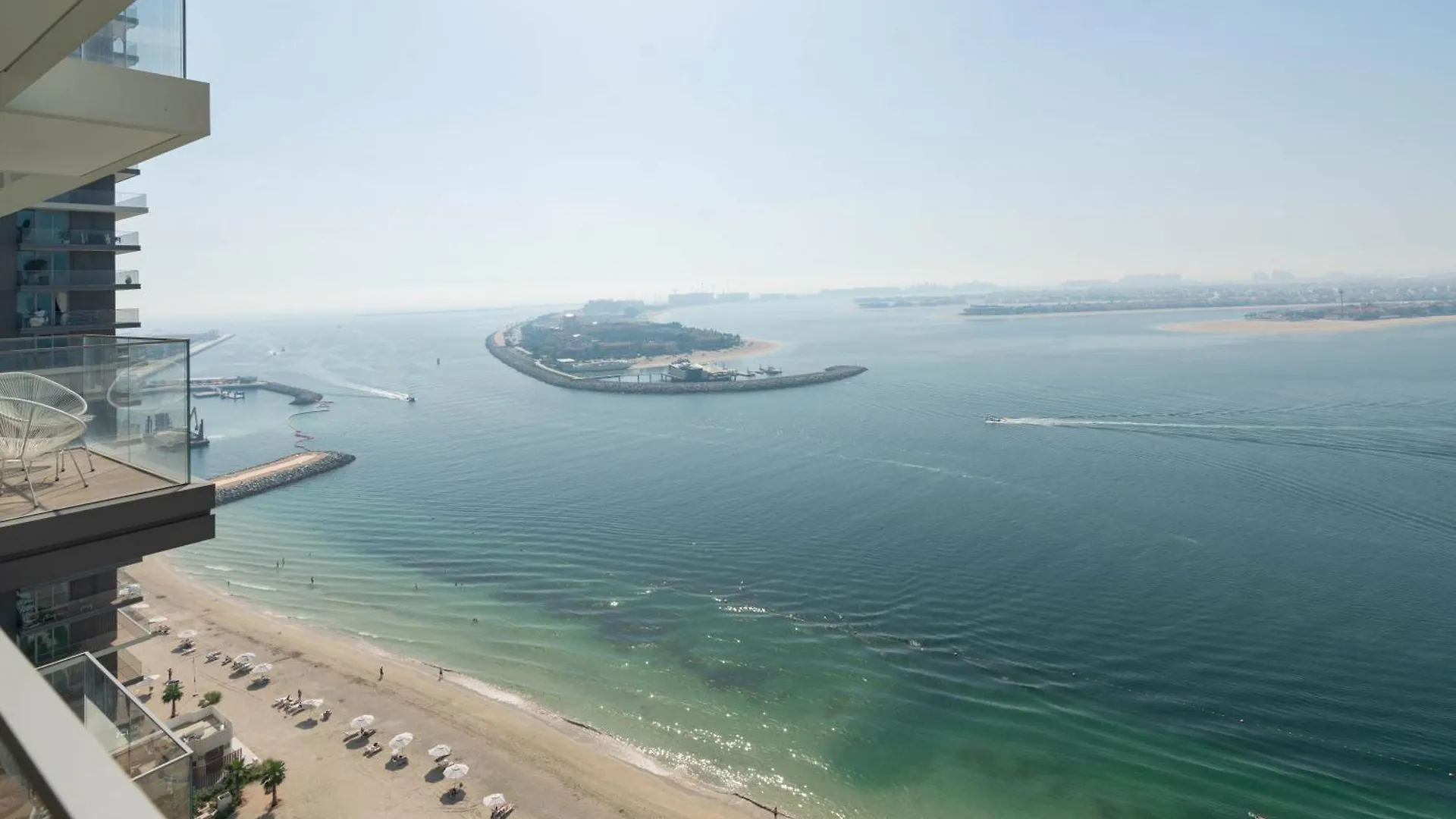 Apartment Beach Isle Tower 2 - Beachfront Stunning - Full Sea Views Dubai