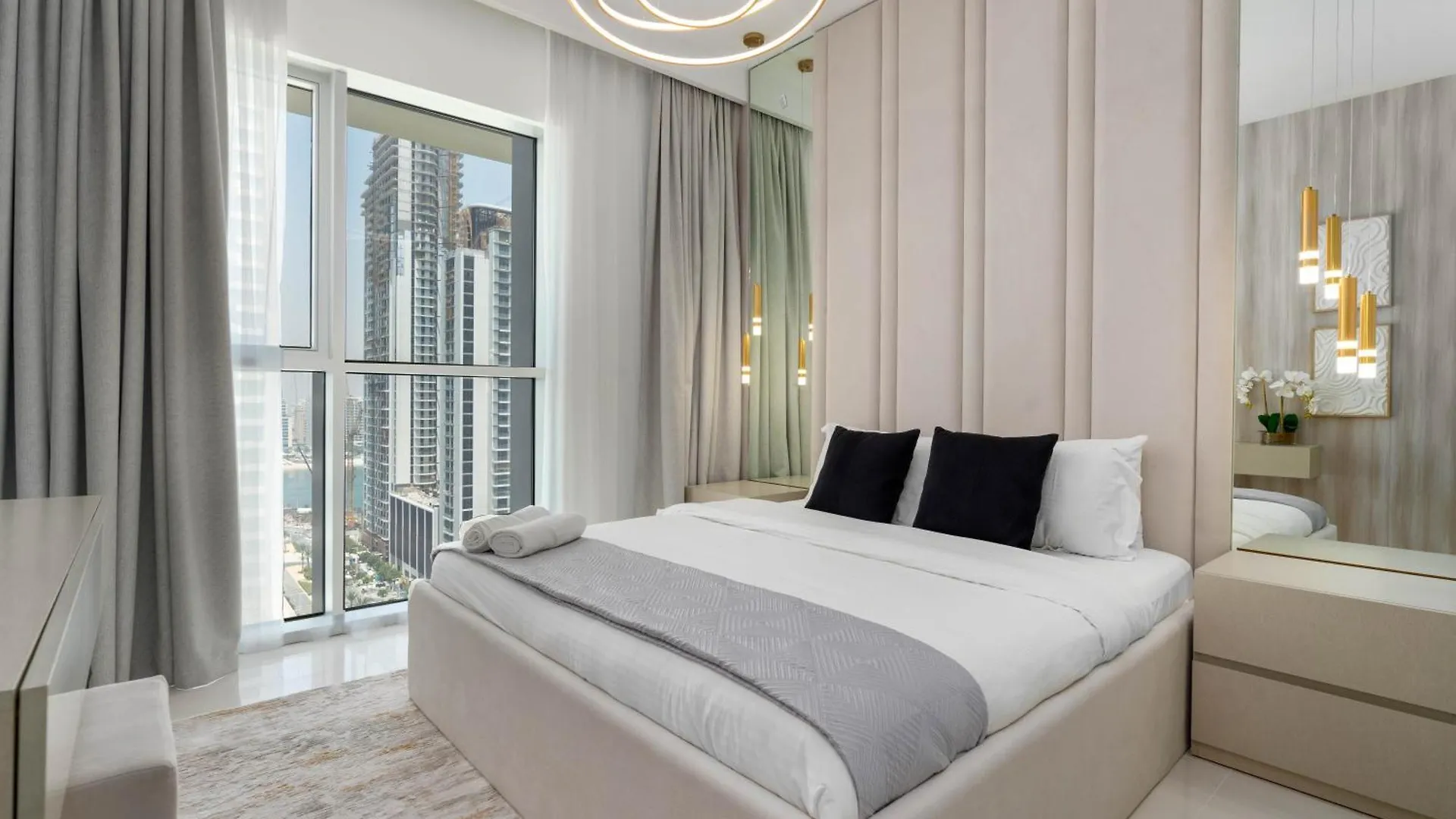 Apartment Beach Isle Tower 2 - Beachfront Stunning - Full Sea Views Dubai
