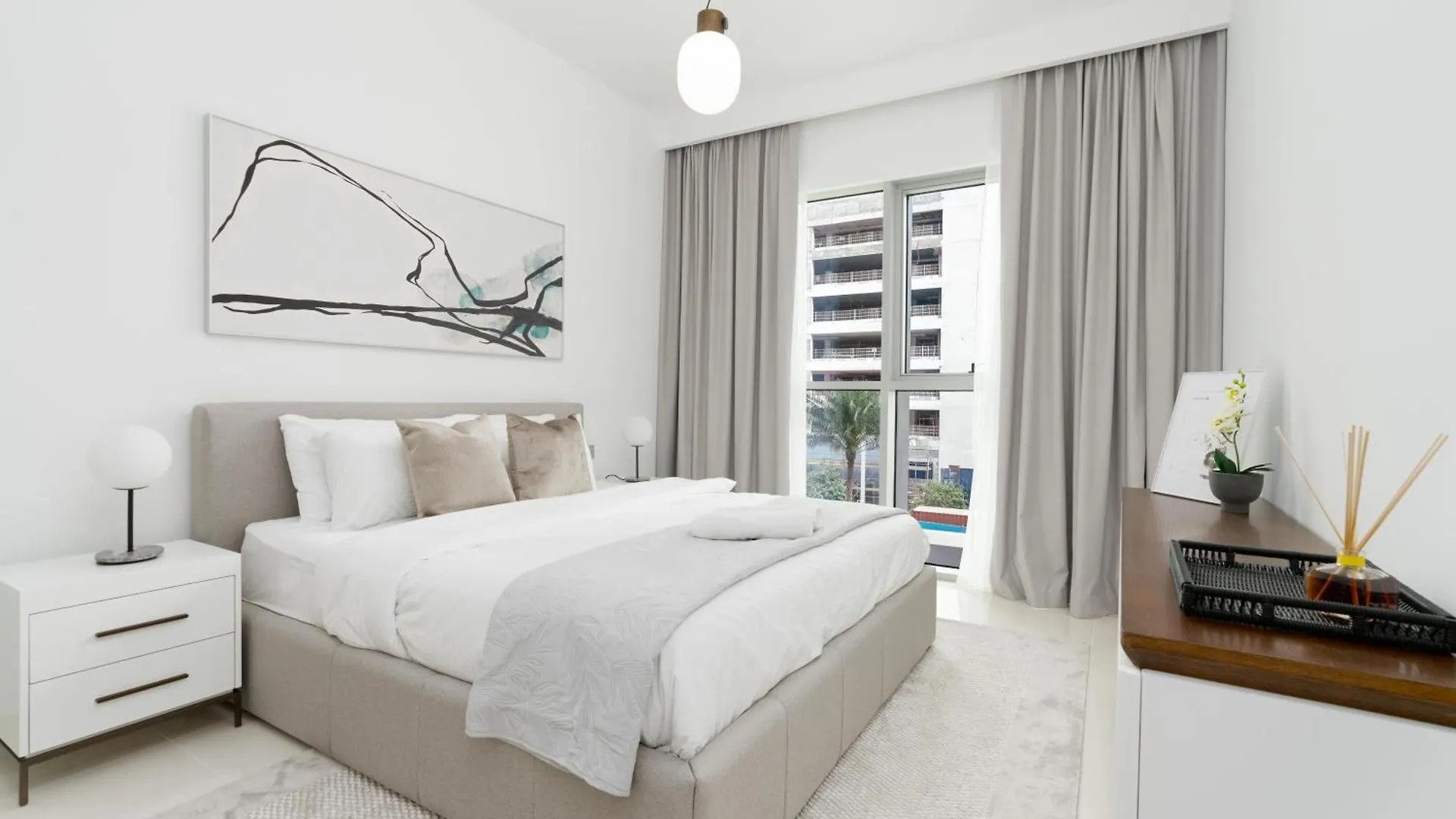 Beach Isle Tower 2 - Beachfront Stunning - Full Sea Views Dubai