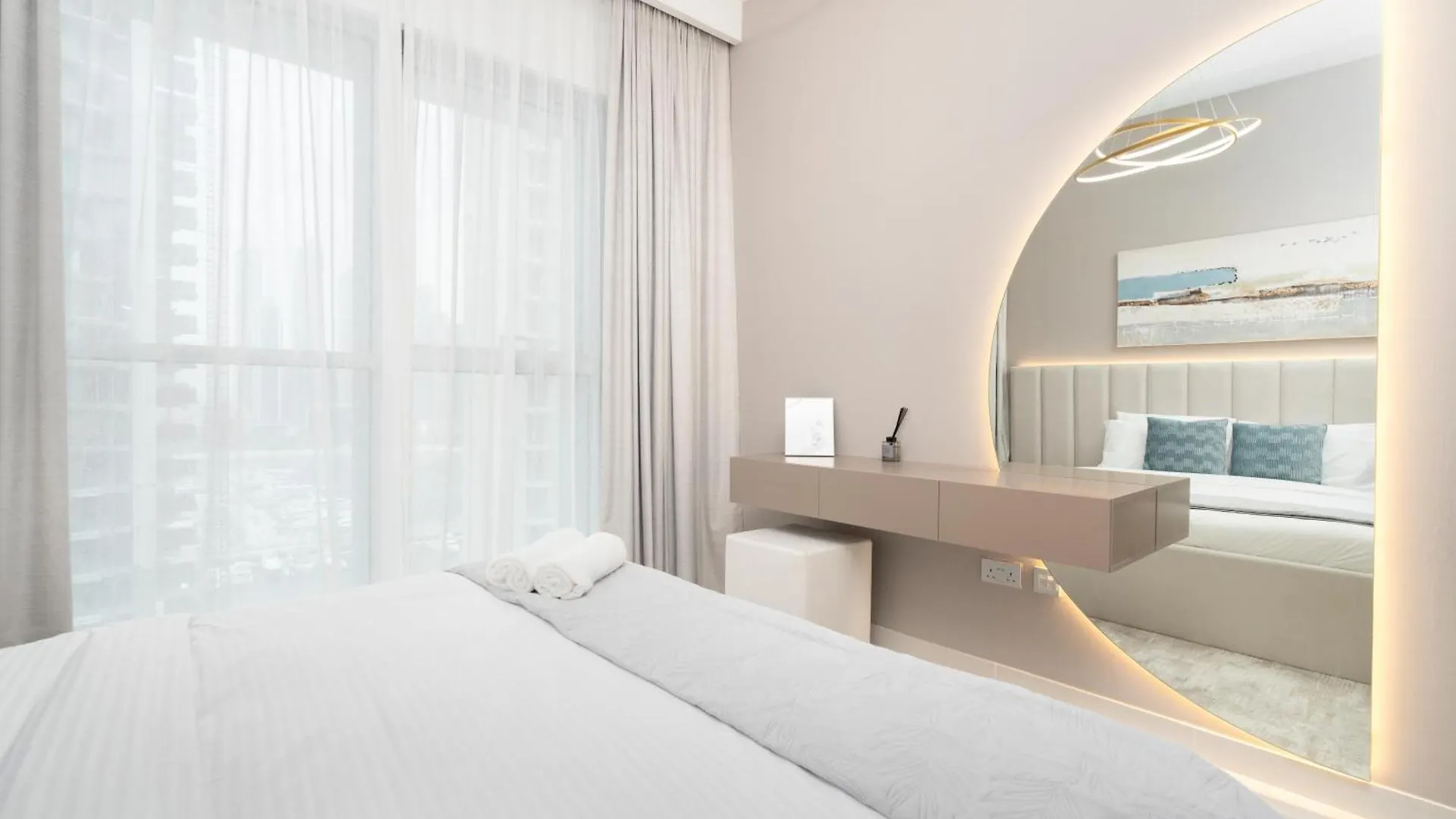 Beach Isle Tower 2 - Beachfront Stunning - Full Sea Views Dubai Apartment