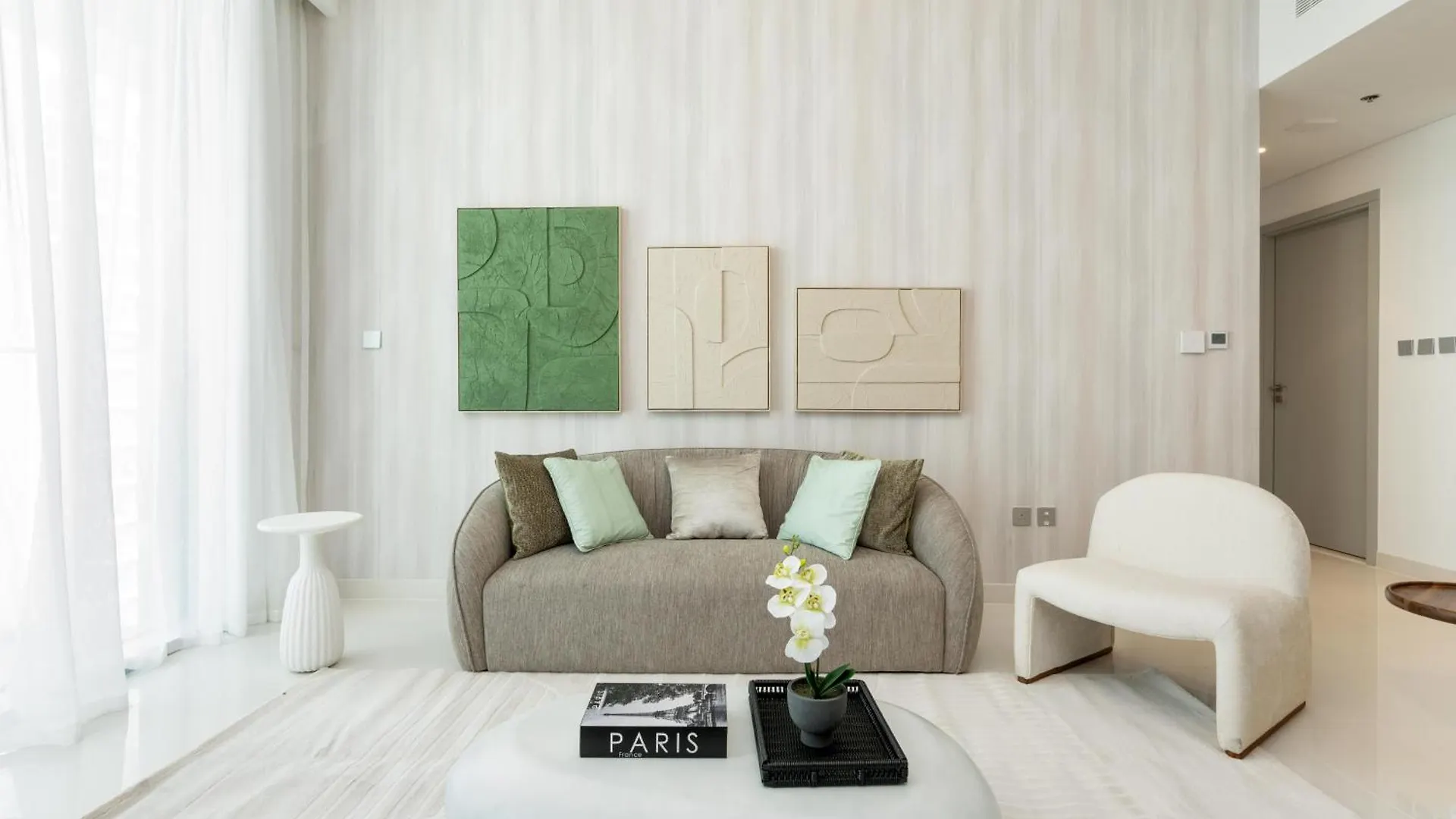 Beach Isle Tower 2 - Beachfront Stunning - Full Sea Views Dubai