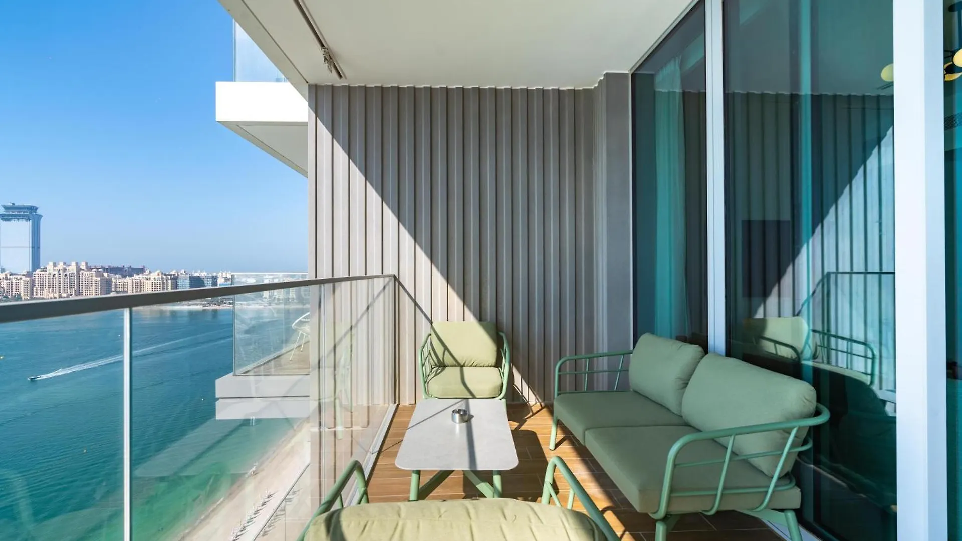 Beach Isle Tower 2 - Beachfront Stunning - Full Sea Views Dubai Apartment