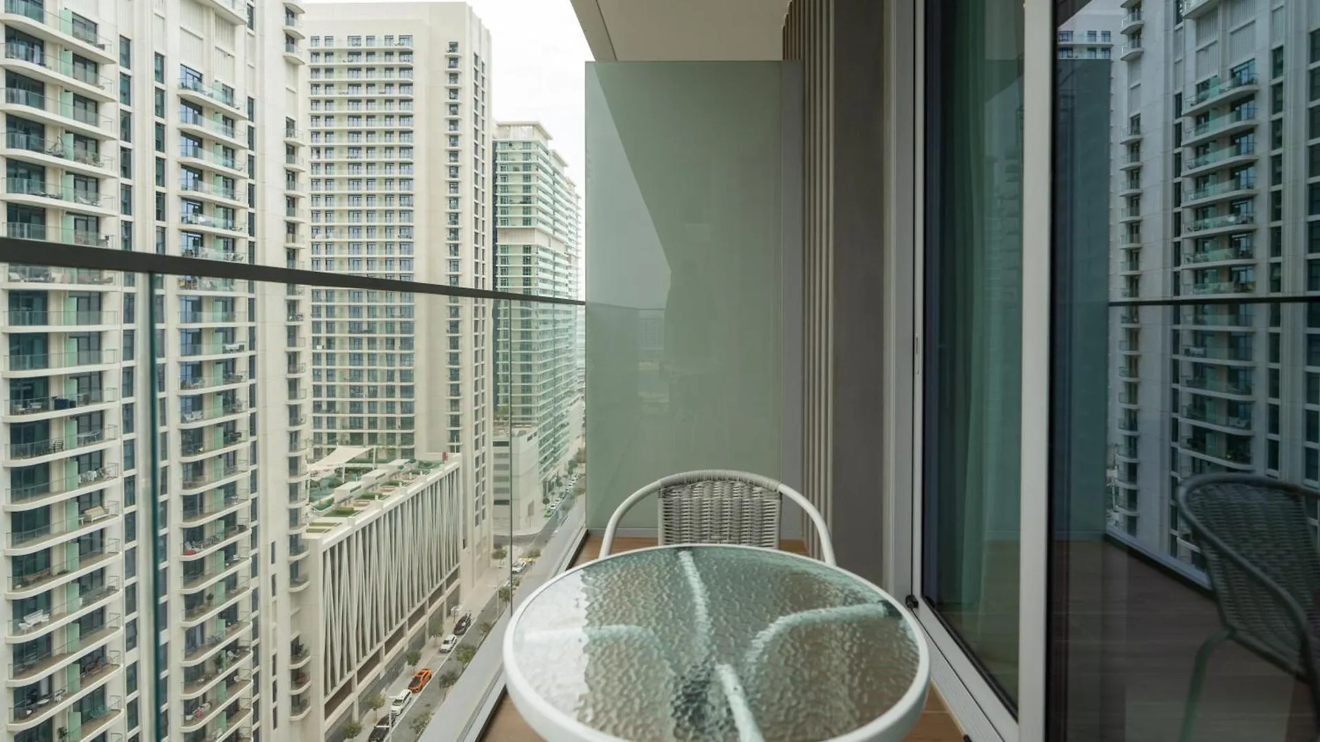 Beach Isle Tower 2 - Beachfront Stunning - Full Sea Views Dubai 0*,